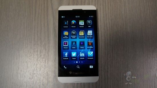 Новые фото смартфона на BlackBerry OS 10 накануне официального анонса
