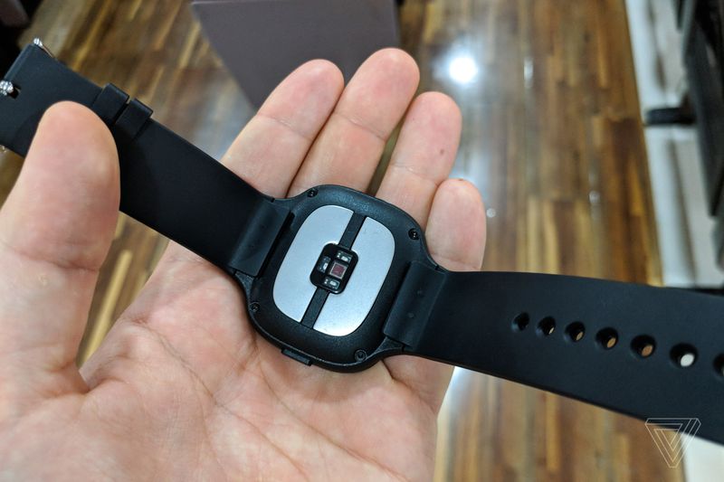 Asus VivoWatch BP — часы, измеряющие давление, пульс, стресс и не только