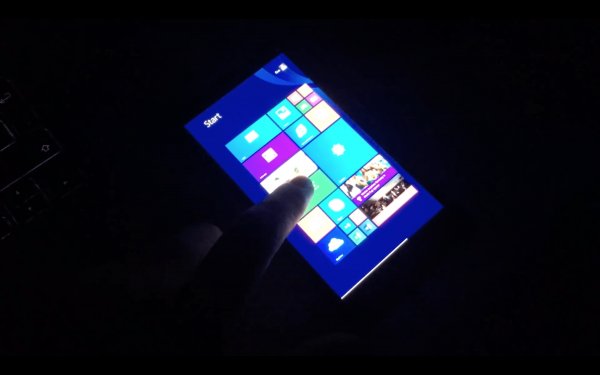 На смартфон Lumia установили четыре операционные системы одновременно
