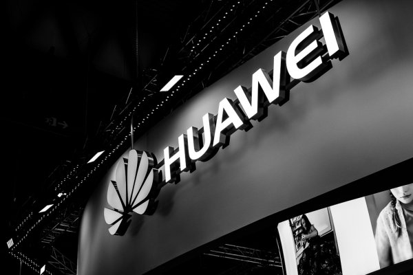 Huawei обогнала Samsung по продажам в России