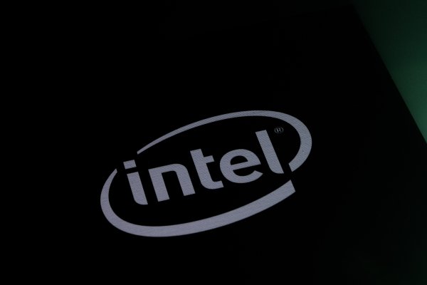 В процессорах Intel снова нашли уязвимости Spectre