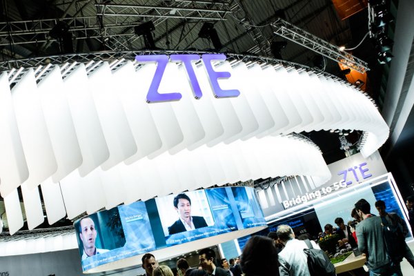 США снимут запрет с ZTE после уплаты дополнительных $400 млн