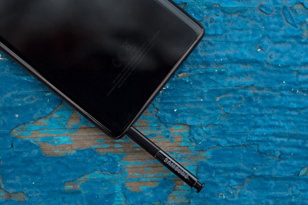 Слитый рендер Galaxy Note 9 раскрыл двойную расцветку смартфона