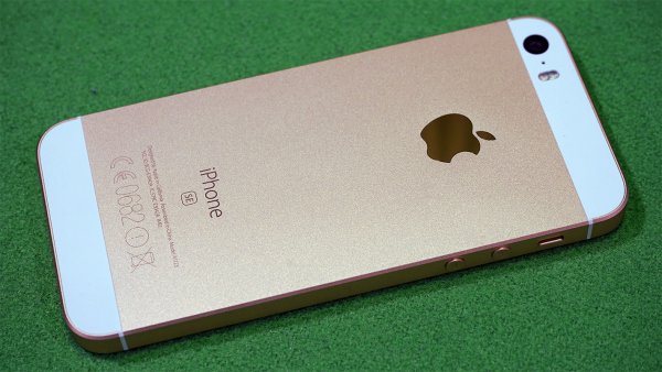 iPhone SE уступил место самого продаваемого смартфона в России