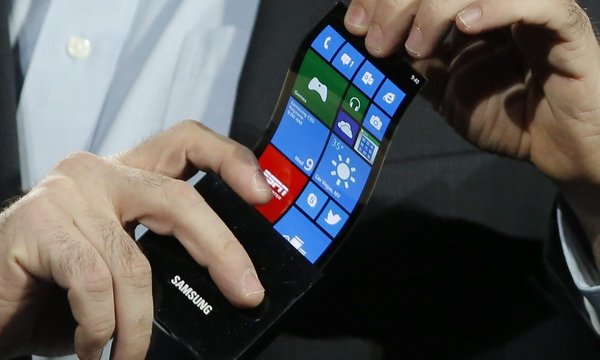 Samsung готовит гибкий смартфон в виде раскладушки