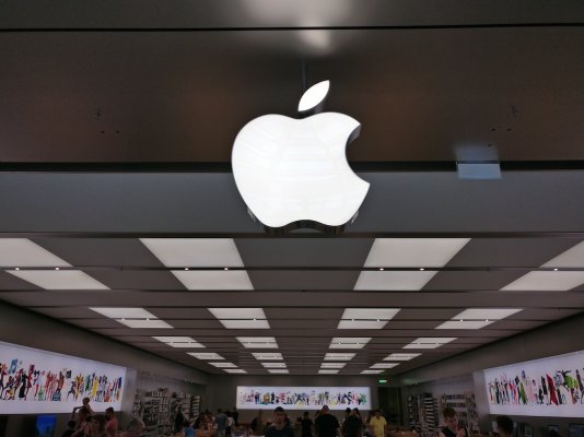 Стоимость Apple превысила отметку в $1 трлн