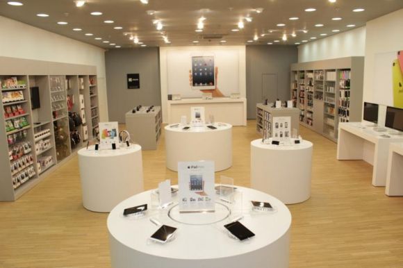 Первый монобрендовый магазин Apple от Связного в Новосибирске