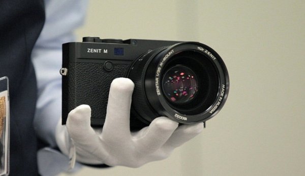 Зенит и Leica показали совместную камеру премиум-класса