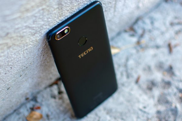 Селфи-мастер: обзор TECNO CAMON X