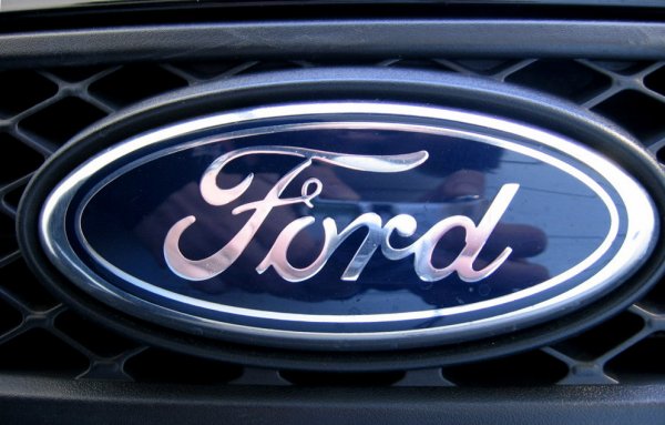 Ford предлагает способ управления автомобилем как в мобильной Real Racing