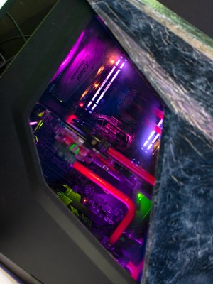 Блеск и скорость: моддинг с SSD HyperX Fury RGB