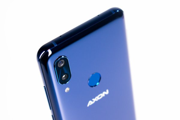 Обзор ZTE Axon 9 Pro – шикарный экран в элегантном стекле