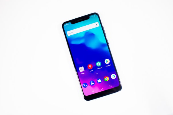 Обзор ZTE Axon 9 Pro – шикарный экран в элегантном стекле