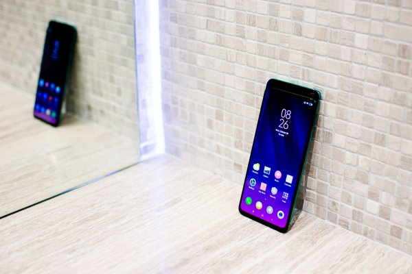 Mi MIX 3: первый взгляд на имиджевую новинку Xiaomi