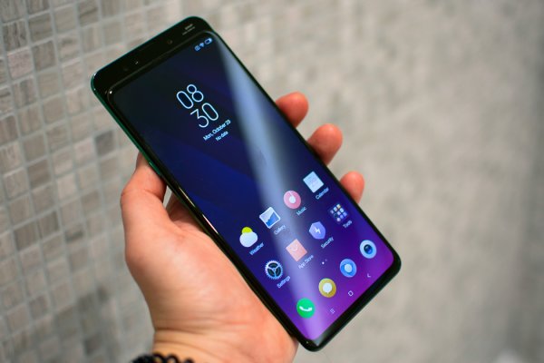 Mi MIX 3: первый взгляд на имиджевую новинку Xiaomi