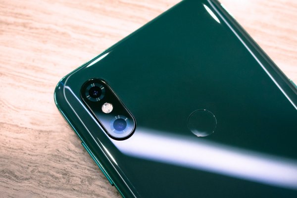 Mi MIX 3: первый взгляд на имиджевую новинку Xiaomi