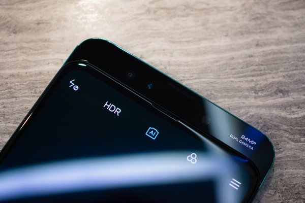 Mi MIX 3: первый взгляд на имиджевую новинку Xiaomi
