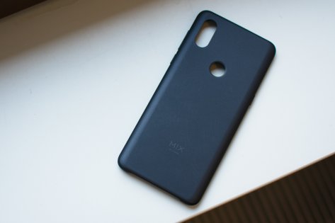 Mi MIX 3: первый взгляд на имиджевую новинку Xiaomi