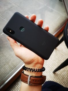 Mi MIX 3: первый взгляд на имиджевую новинку Xiaomi