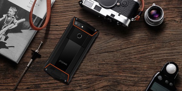 Poptel представила смартфон, который ничего не боится