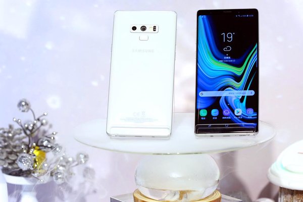 Samsung представила эксклюзивную версию Galaxy Note 9 к зимним праздникам