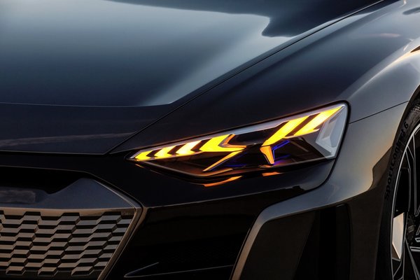 Audi показала конкурента Tesla Model S