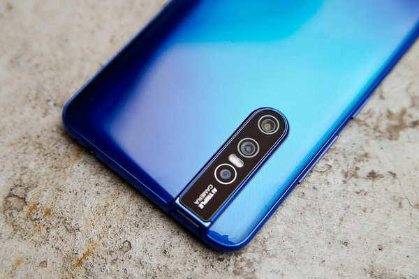 Обзор Vivo V15 Pro: цвет инноваций