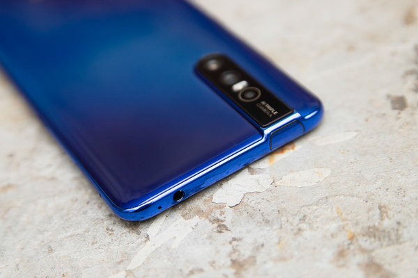 Обзор Vivo V15 Pro: цвет инноваций