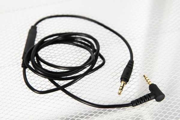 Легендарный звук без проводов: Audio-Technica ATH-M50xBT