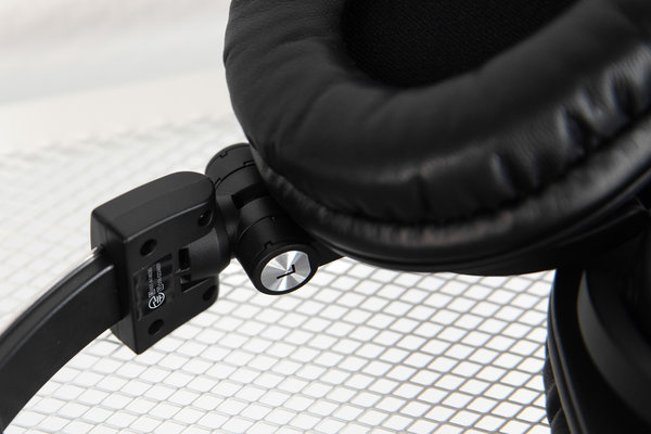 Легендарный звук без проводов: Audio-Technica ATH-M50xBT