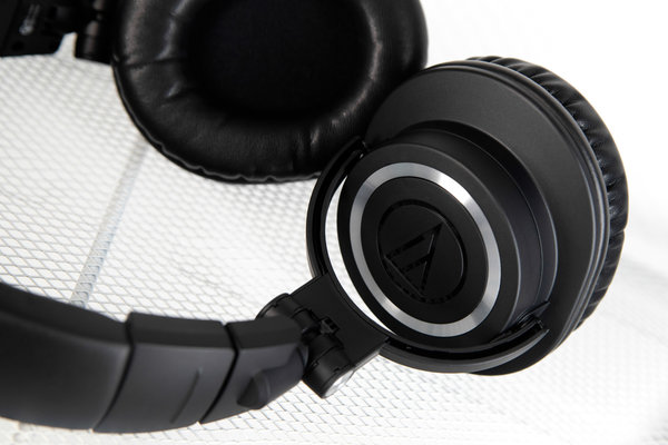 Легендарный звук без проводов: Audio-Technica ATH-M50xBT