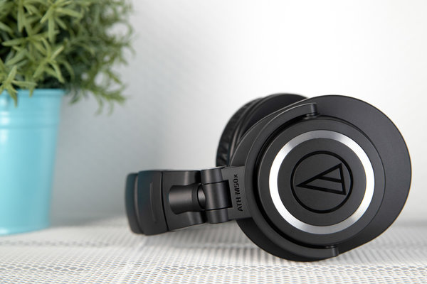 Легендарный звук без проводов: Audio-Technica ATH-M50xBT