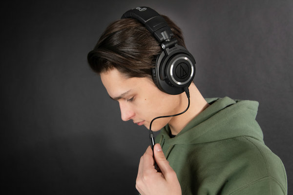 Легендарный звук без проводов: Audio-Technica ATH-M50xBT