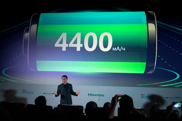 Hisense представил свои первые смартфоны в России
