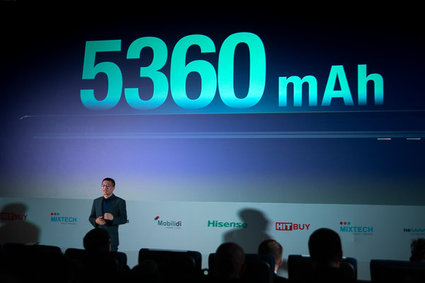 Hisense представил свои первые смартфоны в России
