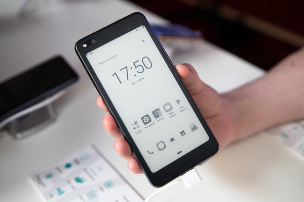 Hisense представил свои первые смартфоны в России