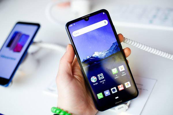 Hisense представил свои первые смартфоны в России