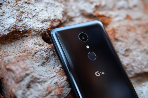 Защищенный середняк: обзор LG G7 Fit