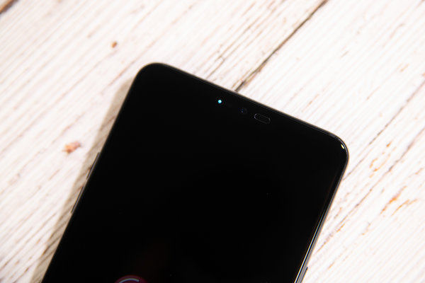 Защищенный середняк: обзор LG G7 Fit