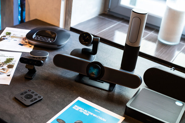 Logitech презентовала модульную конференц-камеру Rally