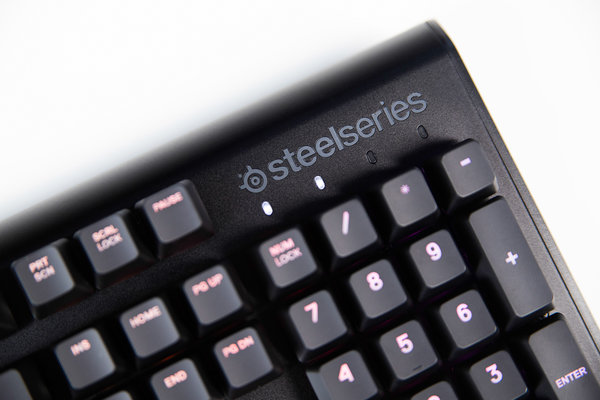 Обзор игровой клавиатуры SteelSeries Apex M750