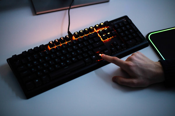 Обзор игровой клавиатуры SteelSeries Apex M750