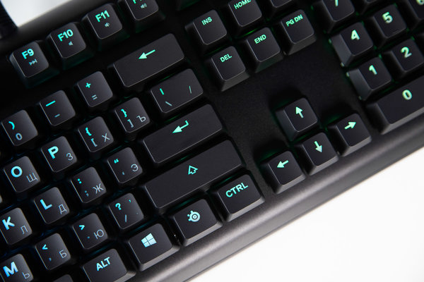 Обзор игровой клавиатуры SteelSeries Apex M750