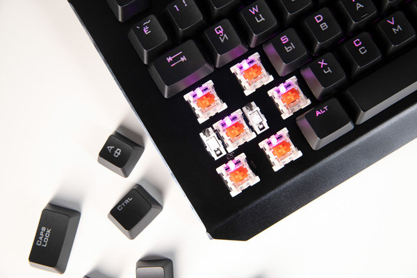 Обзор игровой клавиатуры Trust GXT 890 Cada RGB