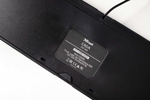 Обзор игровой клавиатуры Trust GXT 890 Cada RGB