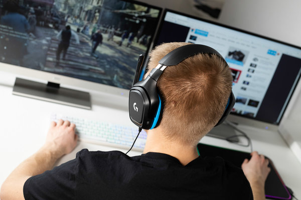 Обзор Logitech G432 и Logitech G935: Вам с проводом или без?