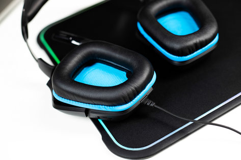 Обзор Logitech G432 и Logitech G935: Вам с проводом или без?