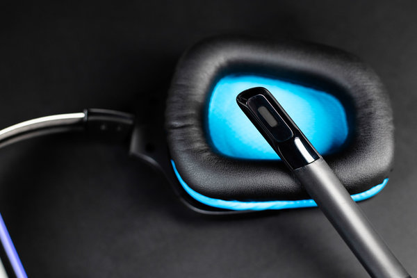 Обзор Logitech G432 и Logitech G935: Вам с проводом или без?