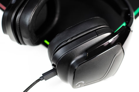 Обзор Logitech G432 и Logitech G935: Вам с проводом или без?