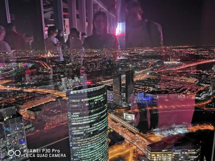 Смартфоны Huawei P30 представили в Москве